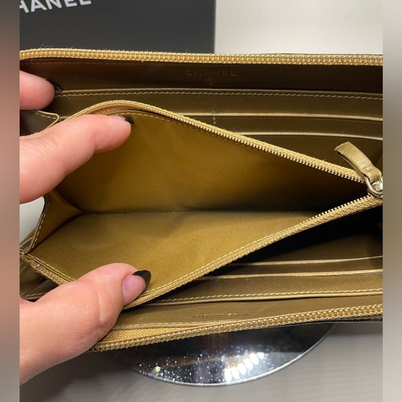 Authentic CHANEL Metallic Winter Wallet - Picture 5 of 9
